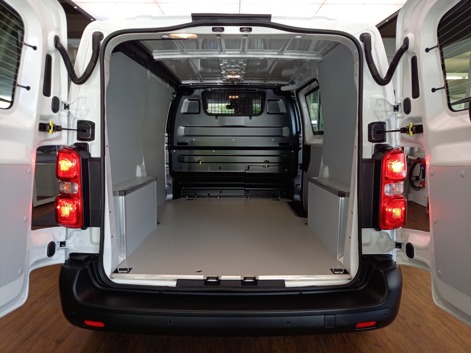 Peugeot e-Expert Kaw. Standard 50 kWh Premium