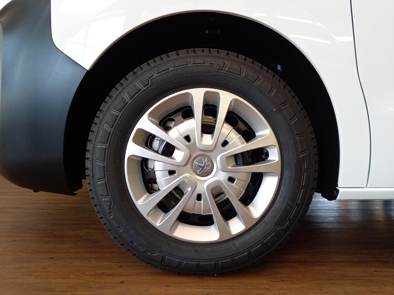 Peugeot e-Expert Kaw. Standard 50 kWh Premium