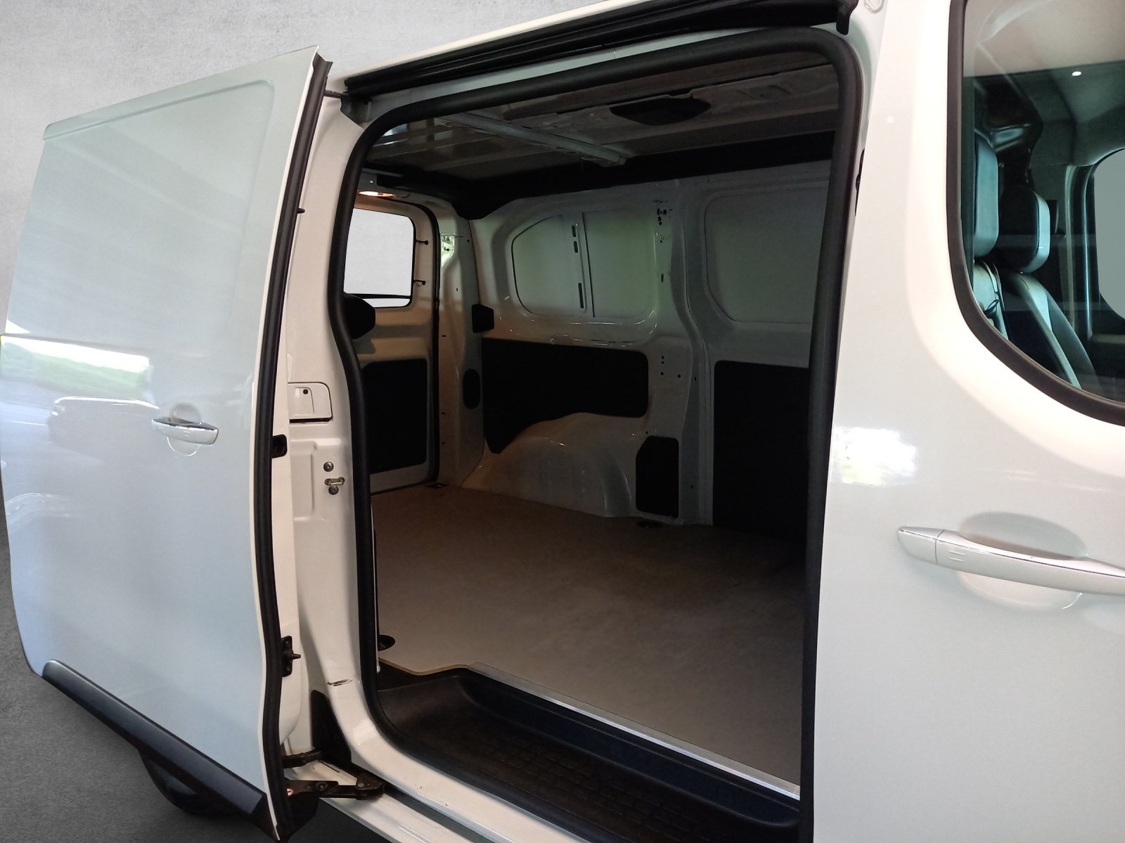 Peugeot e-Expert Kaw. Standard 50 kWh Premium