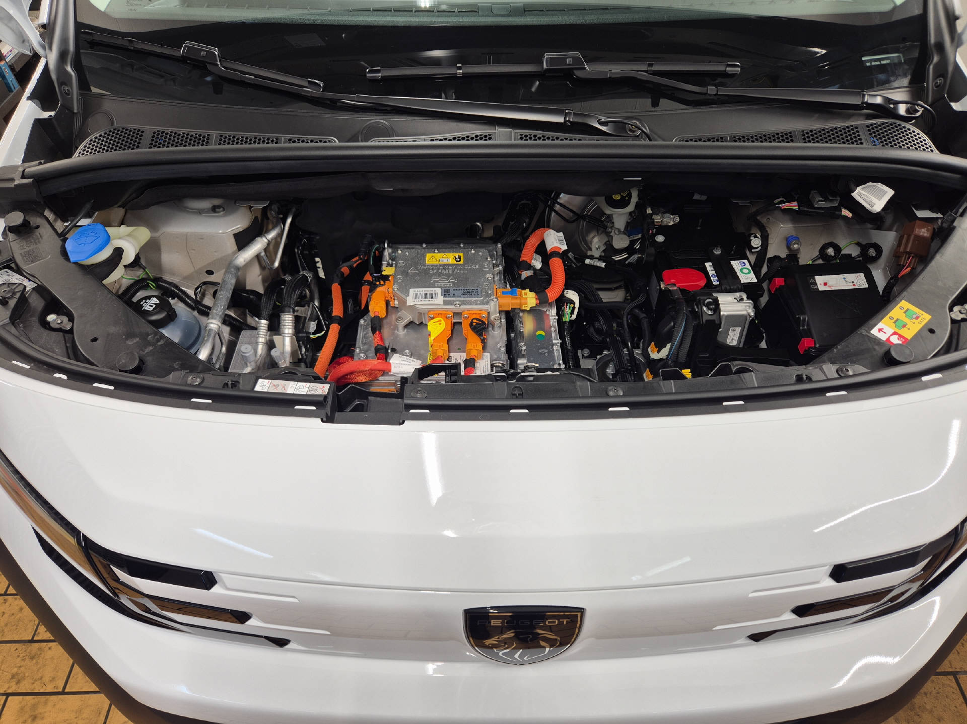 Peugeot e-Partner Kaw. 800 Long 50 kWh